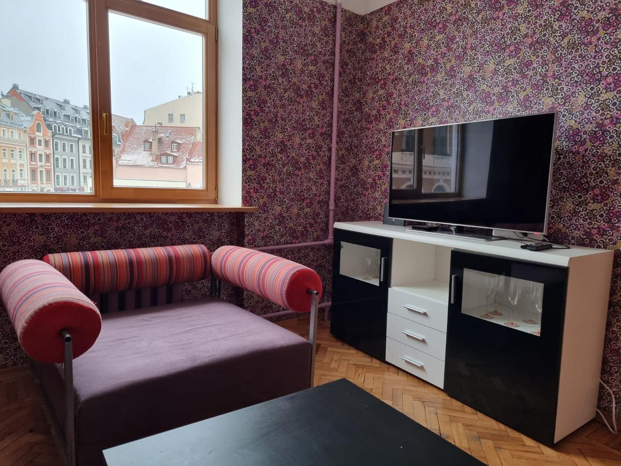 2 Bedroom Next To Hall With Parking Apartament *