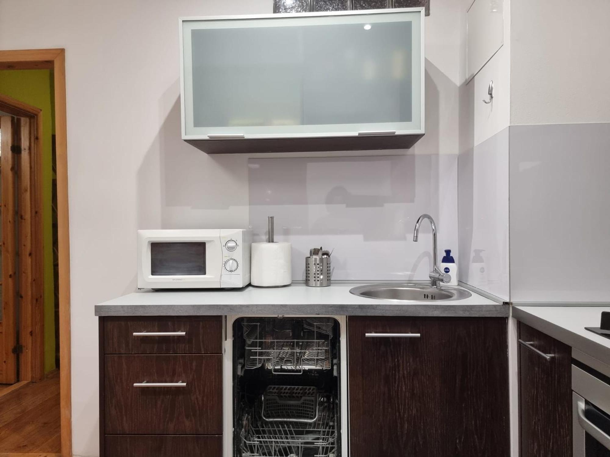 Апартаменты 2 Bedroom Next To Hall With Parking Рига