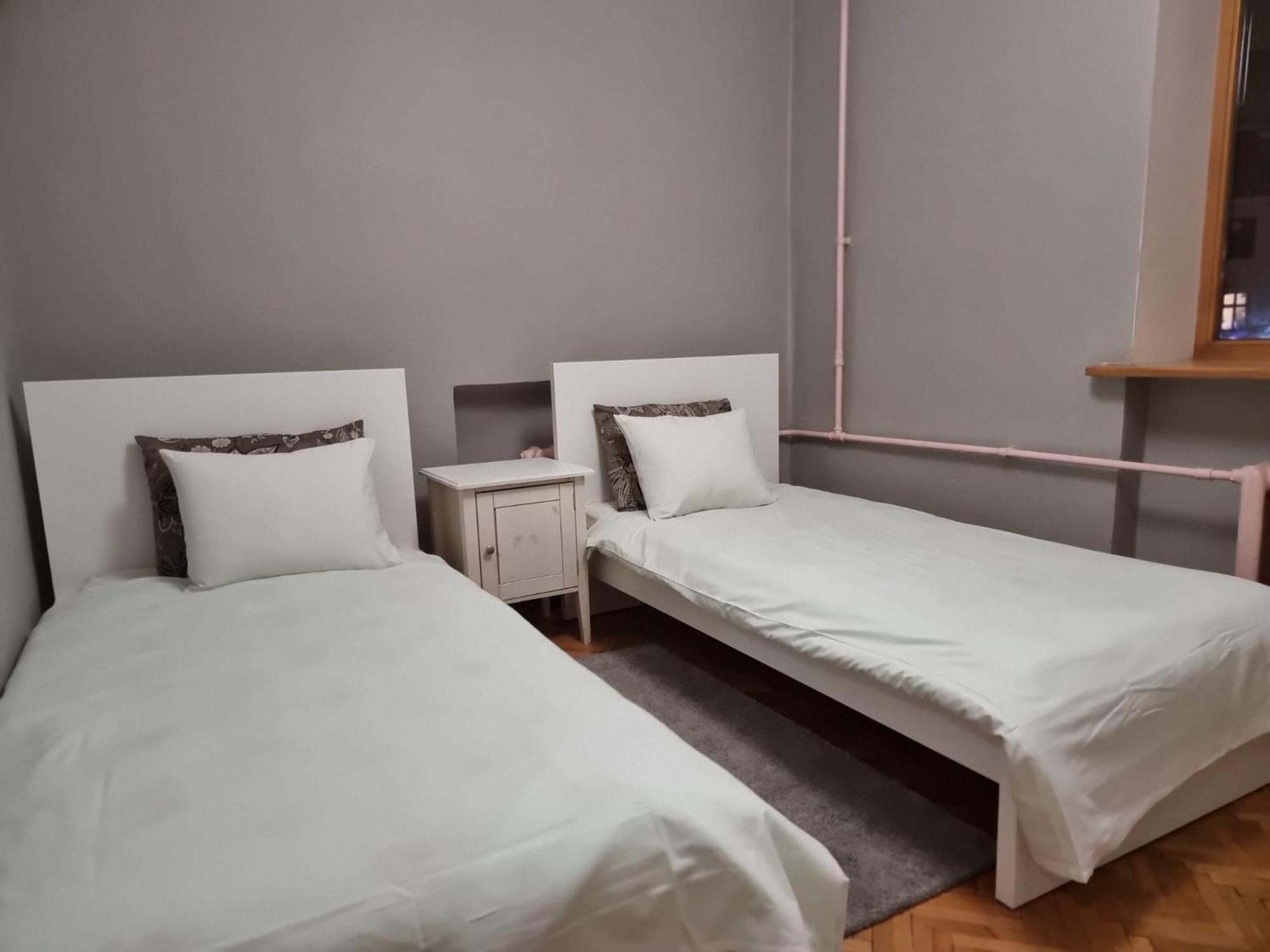 2 Bedroom Next To Hall With Parking * Ryga